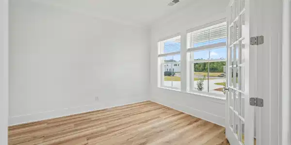Image 3: Office