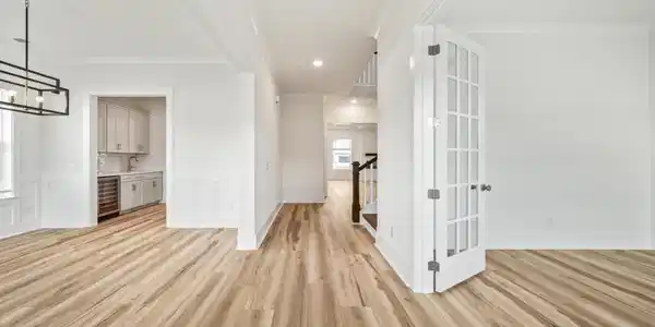 Image 4: Dining Room(2)
