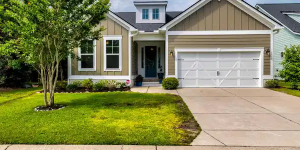1313 Enfield Lane