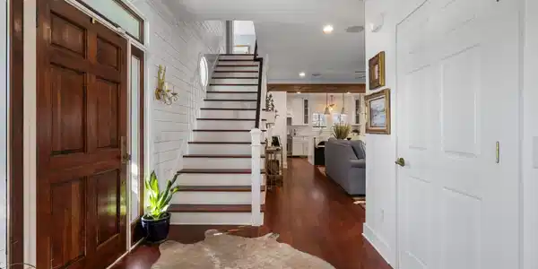 Image 3: Foyer