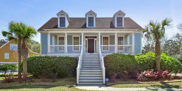 1367 Edgewater Drive