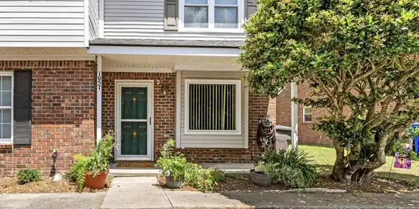 1057 Hunters Trace
