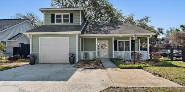 657 Fox Pond Drive, Mount Pleasant SC 29464