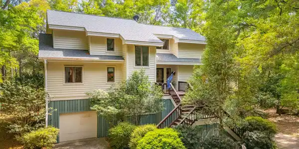 6135 Caravelle Court