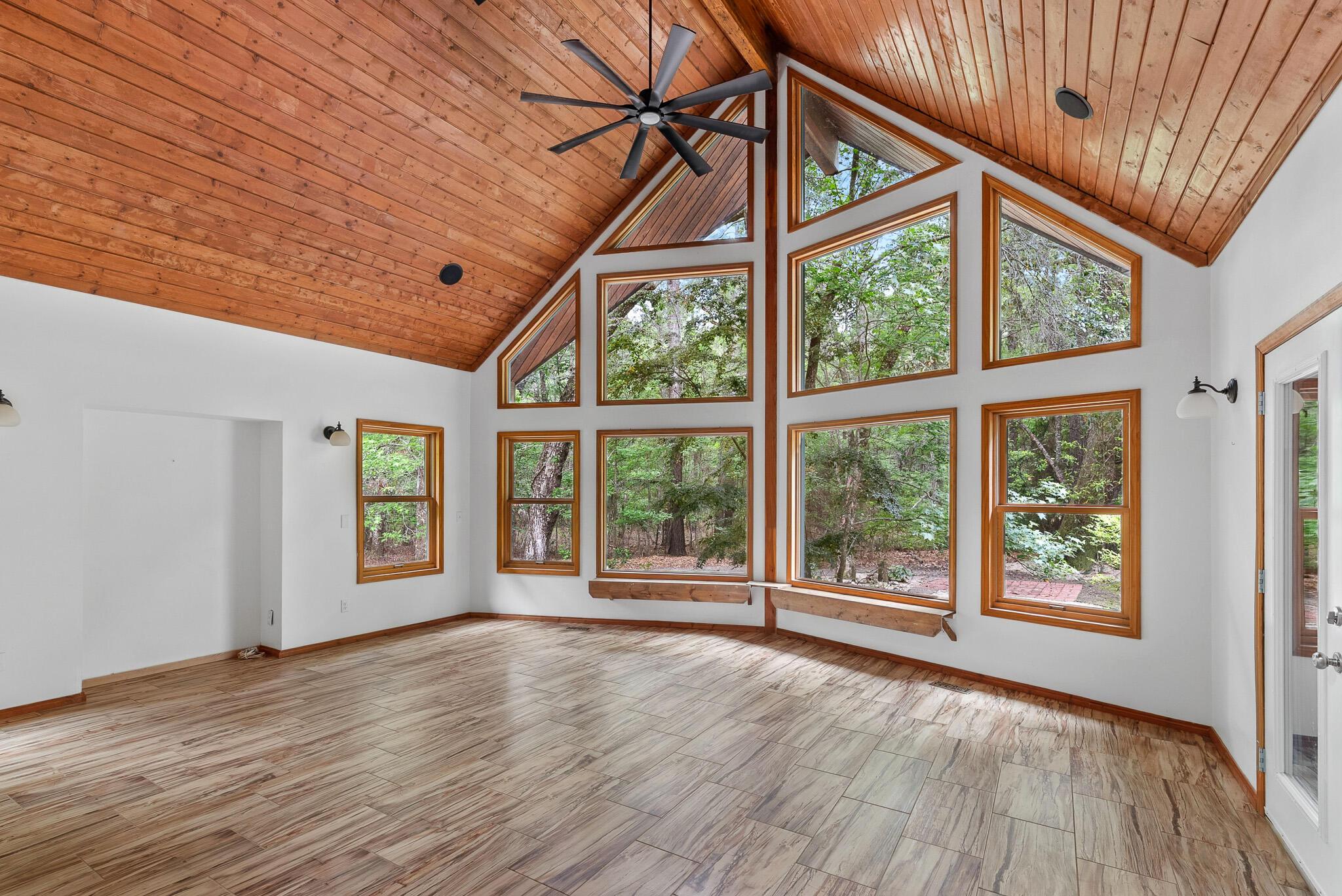 Image 3: great room