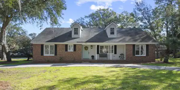 800 Robert E Lee Boulevard
