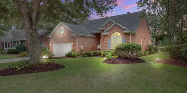 Image 3: 1207 Medinah Dr - Right View