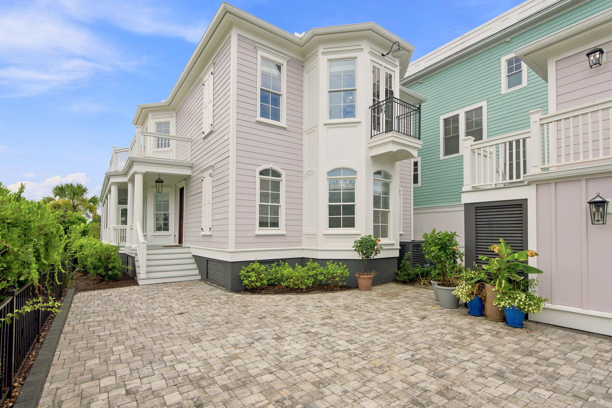 Image 3: Front of Home