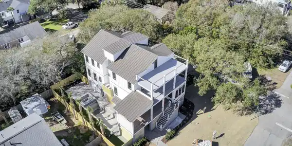 5 27th Avenue