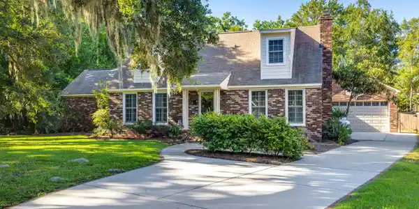 1002 Planters Curve