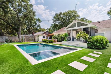 1285 Old Colony Road