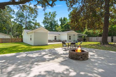 8562 N Highway 17