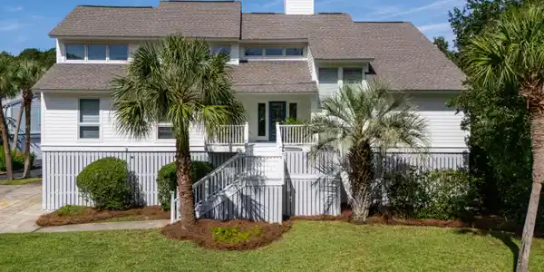 6 W Beachwood