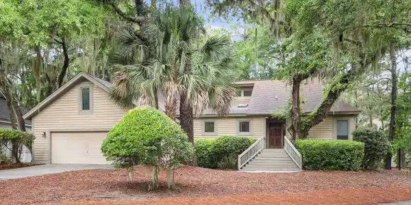 2711 Old Forest
