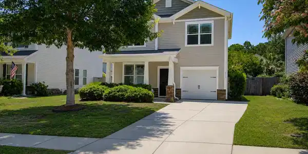 Image 3: 3573 Locklear - Front