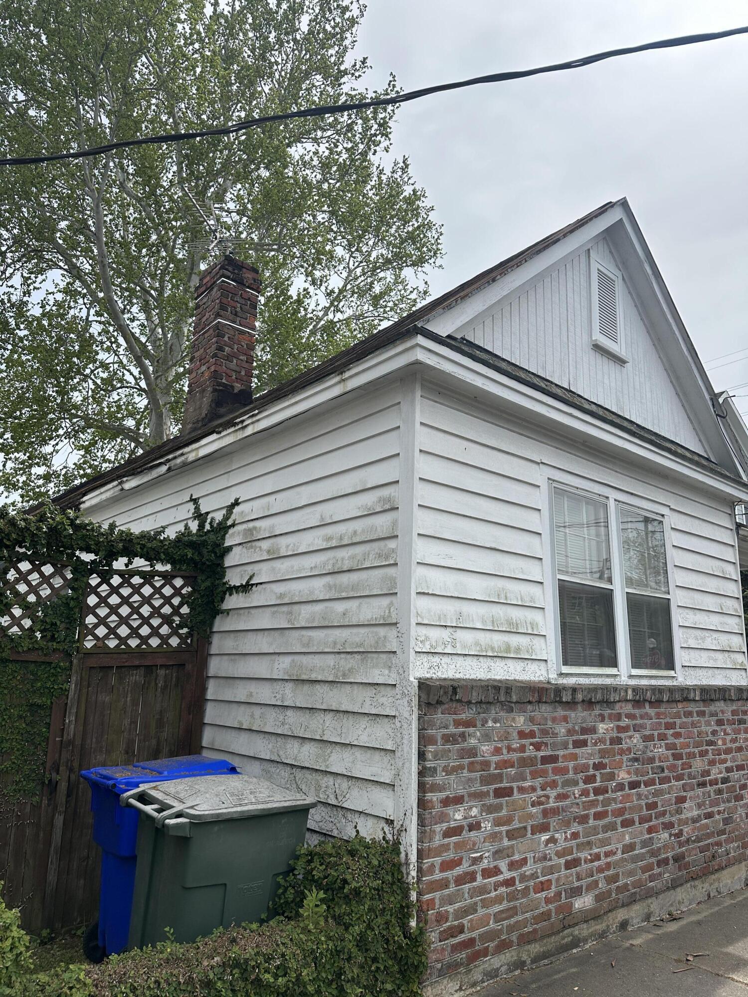 Image 2: 227 Fishburne St
