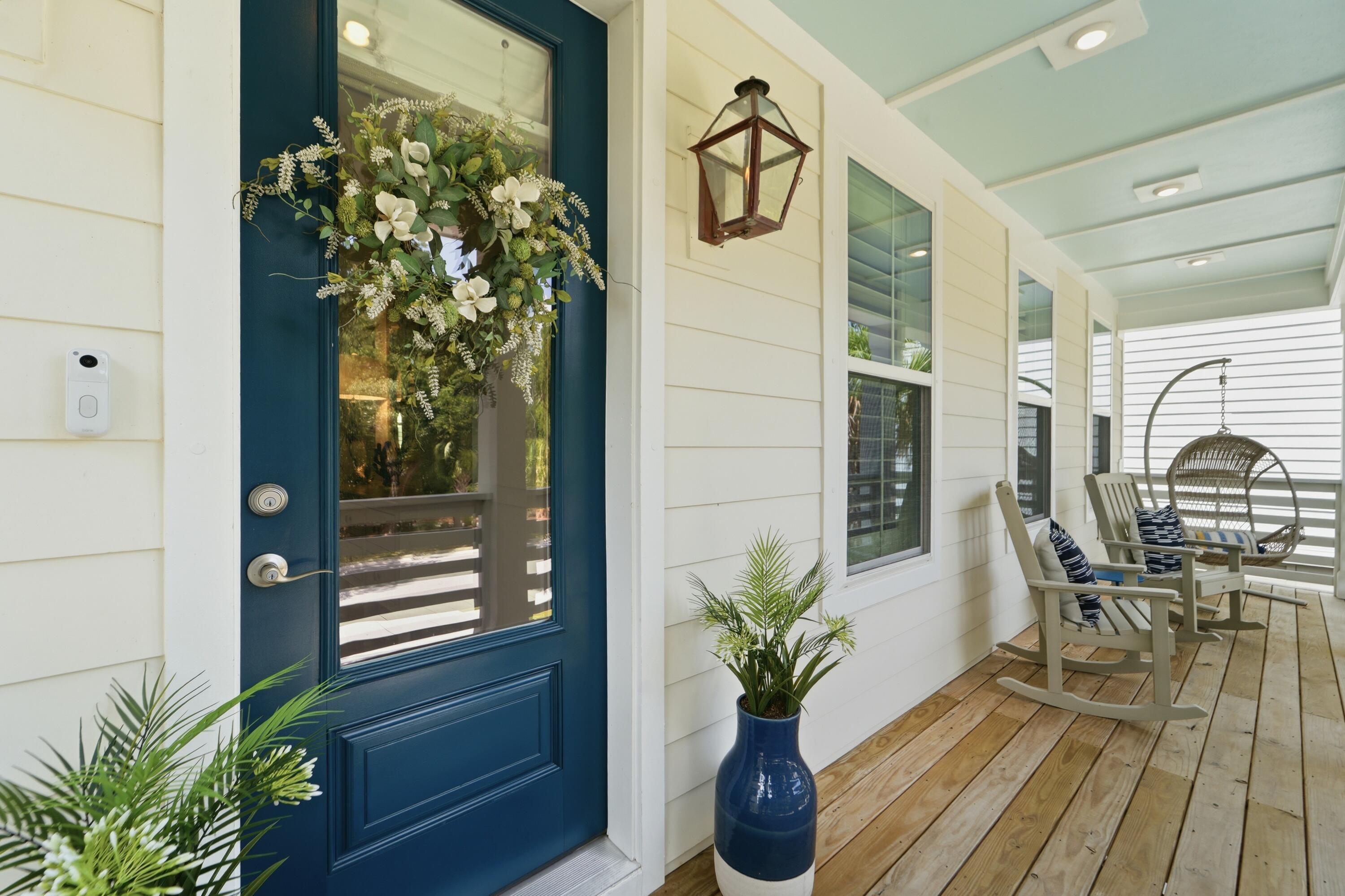 Image 4: Covered Front Porch