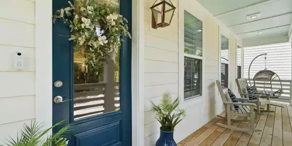 Image 4: Covered Front Porch