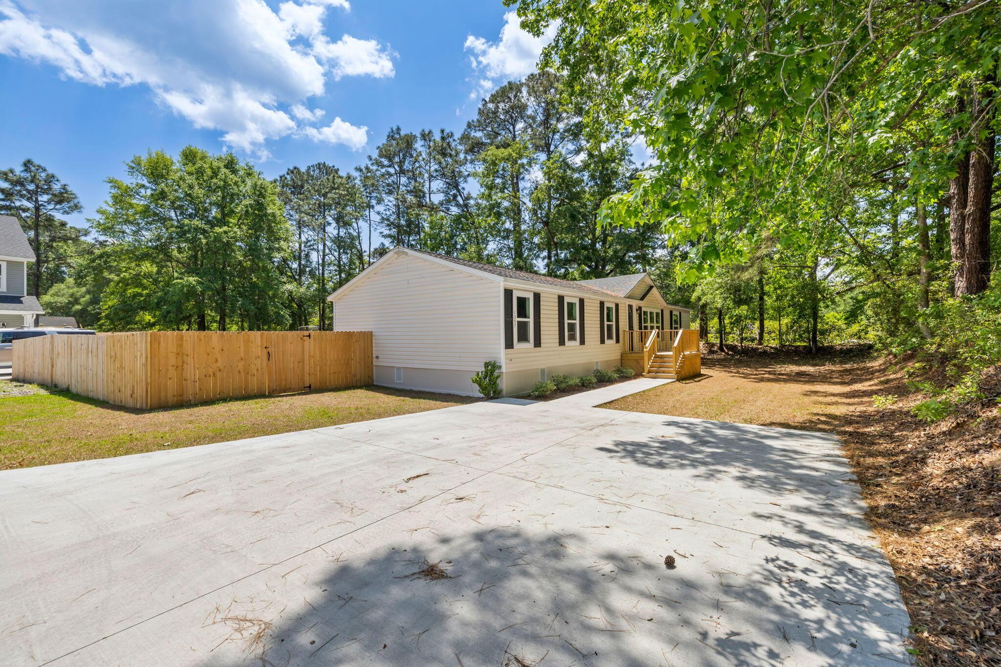 Image 2: 2-web-or-mls-1357 Brownswood Rd CoastalR