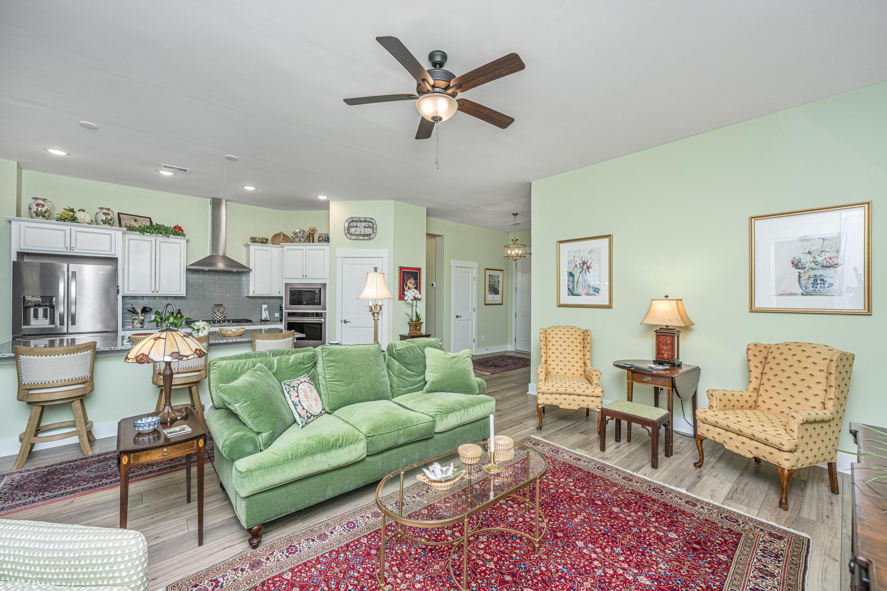 Image 3: Adv living2