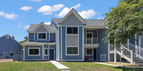 854 Catalpa Court