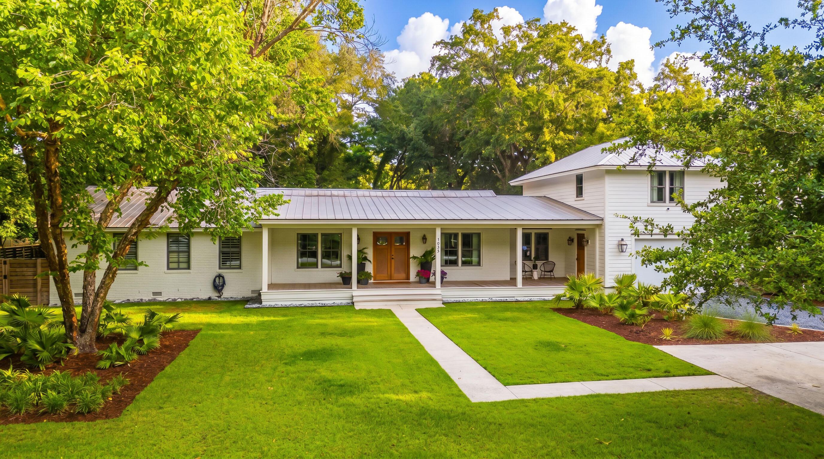 Image 1: 1035LakeviewDr-KeenEyeMarketing-001