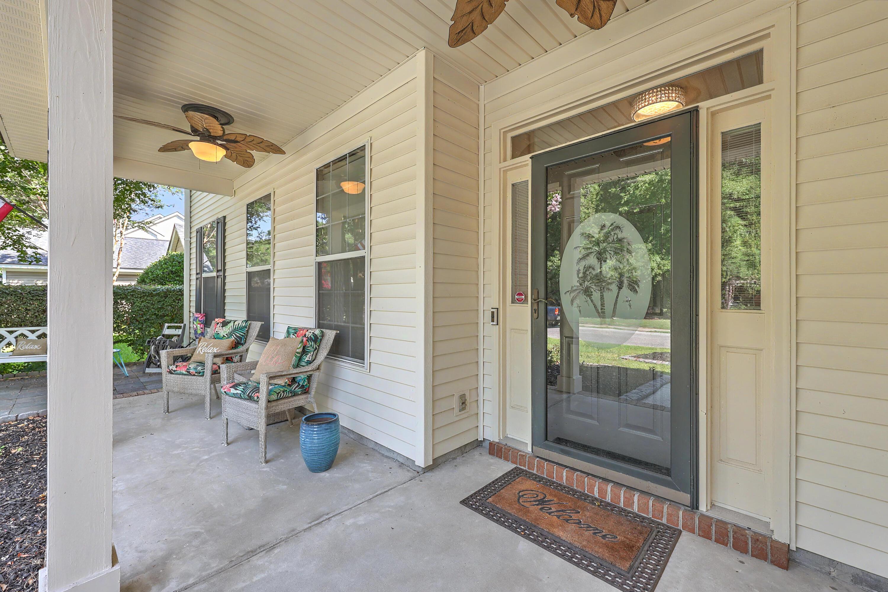 Image 2: Full Front Porch