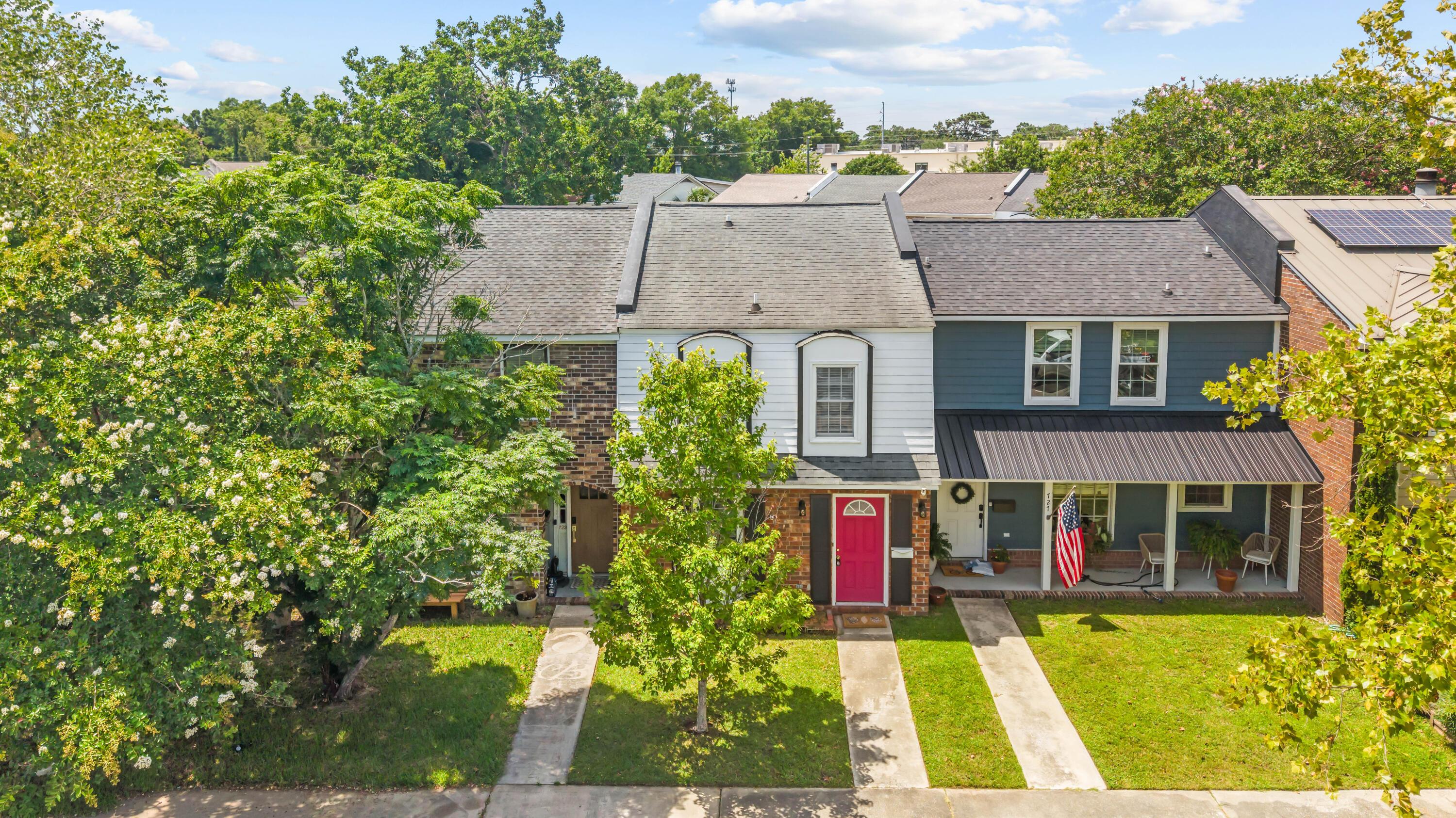Image 1: 725 Williamson Dr_Eterna Media -1