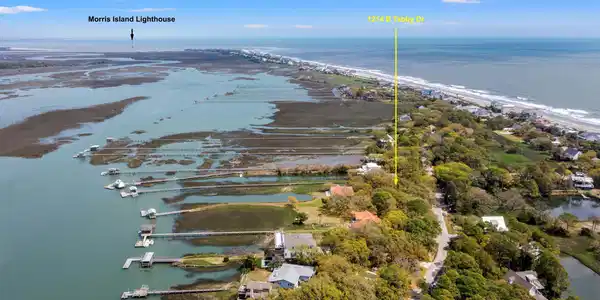 Image 4: Morris Island Lighthouse