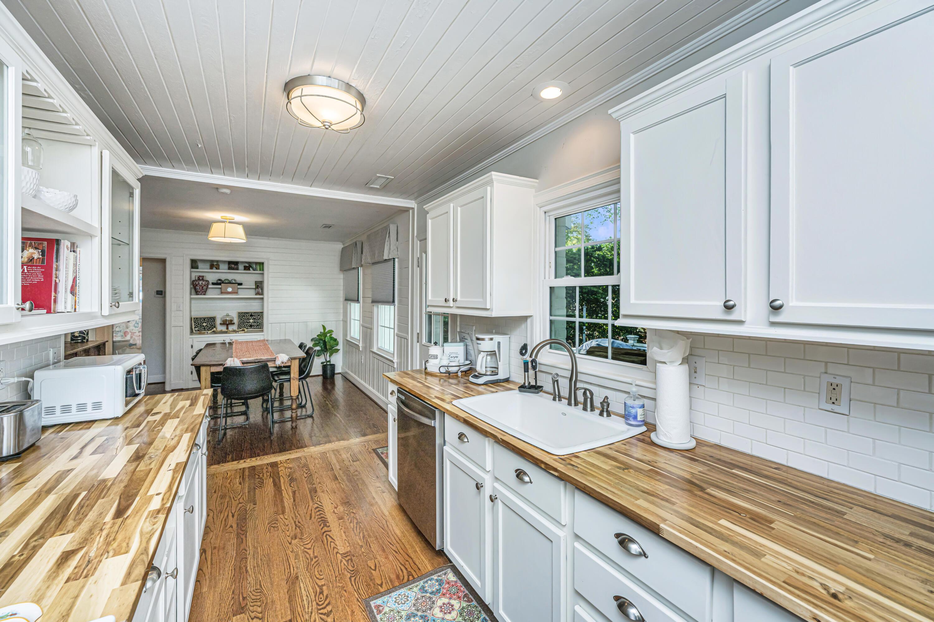 Image 4: 1128CarterRd021