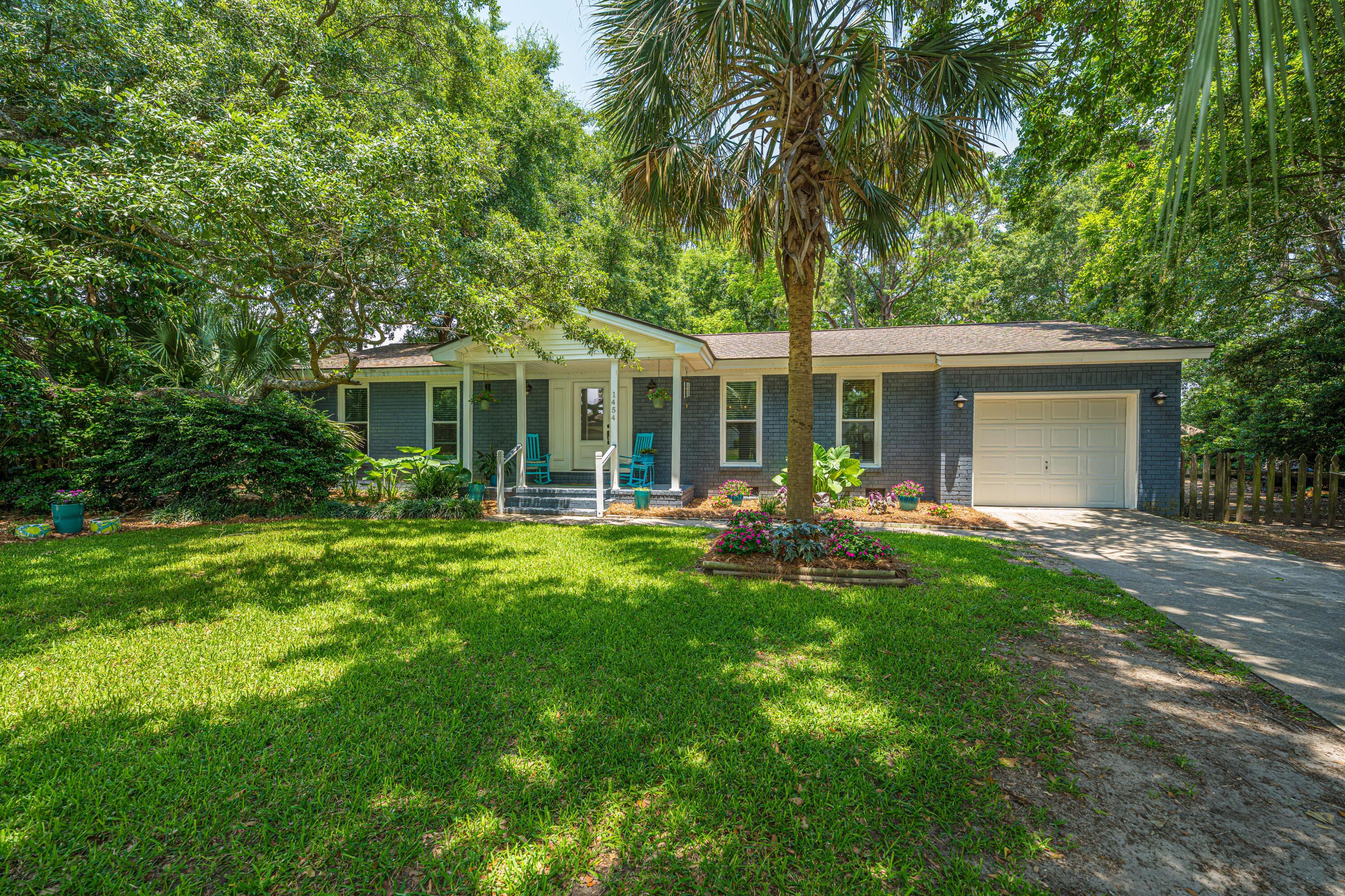 Image 1: 1454WaterwayCt003