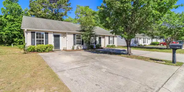 1323 Pinnacle Lane