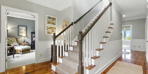 Image 3: Foyer