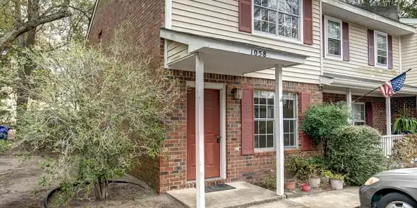 1058 Hunters Trace, Mount Pleasant SC 29464