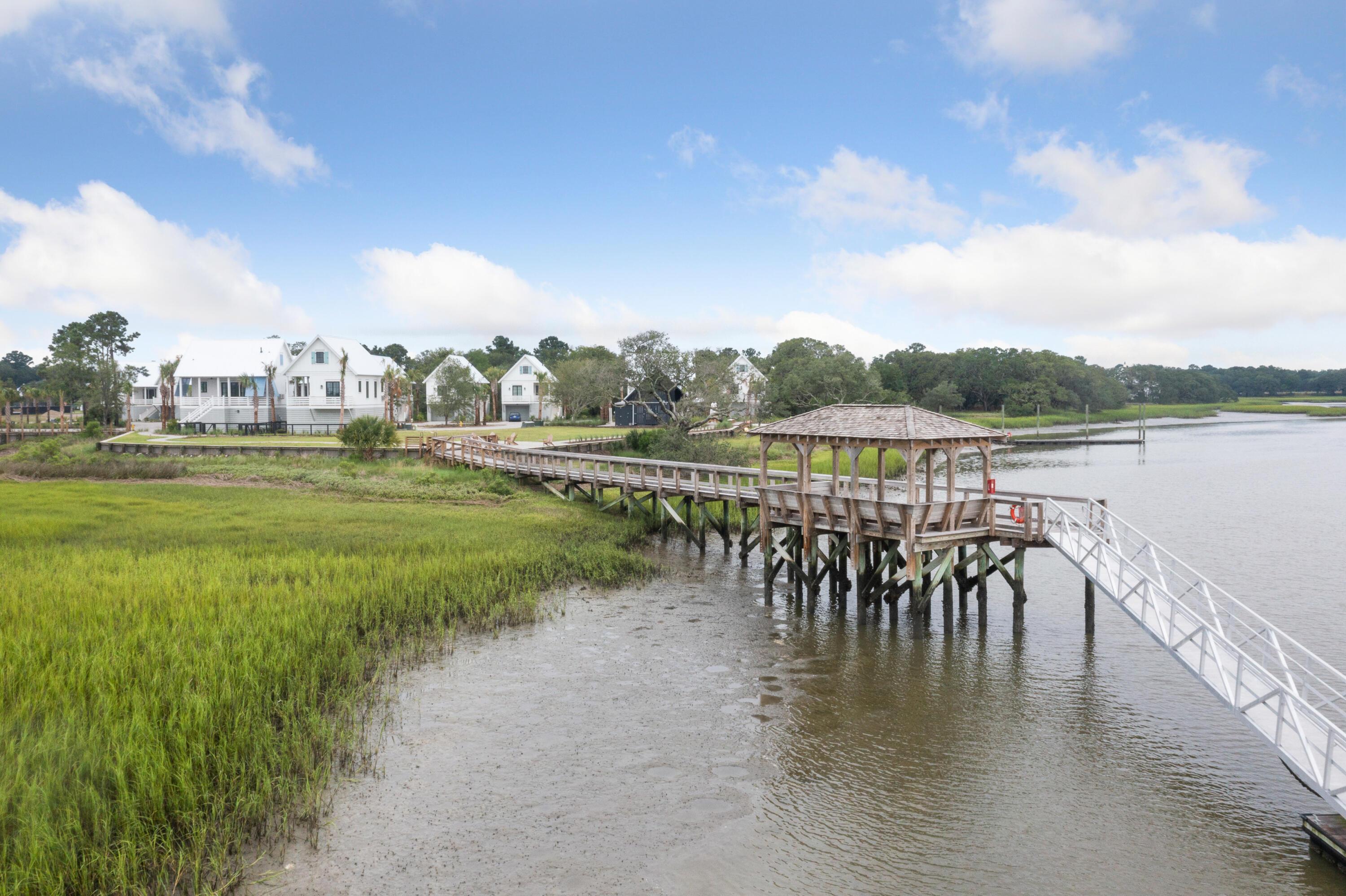 Image 4: dock