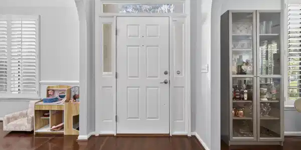 Image 4: Front Entry
