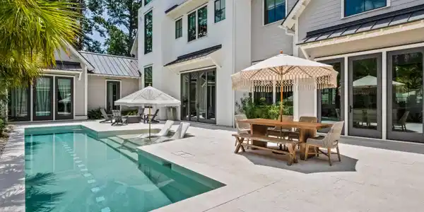 Image 3: Pool
