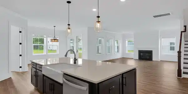 Image 3: Kitchen
