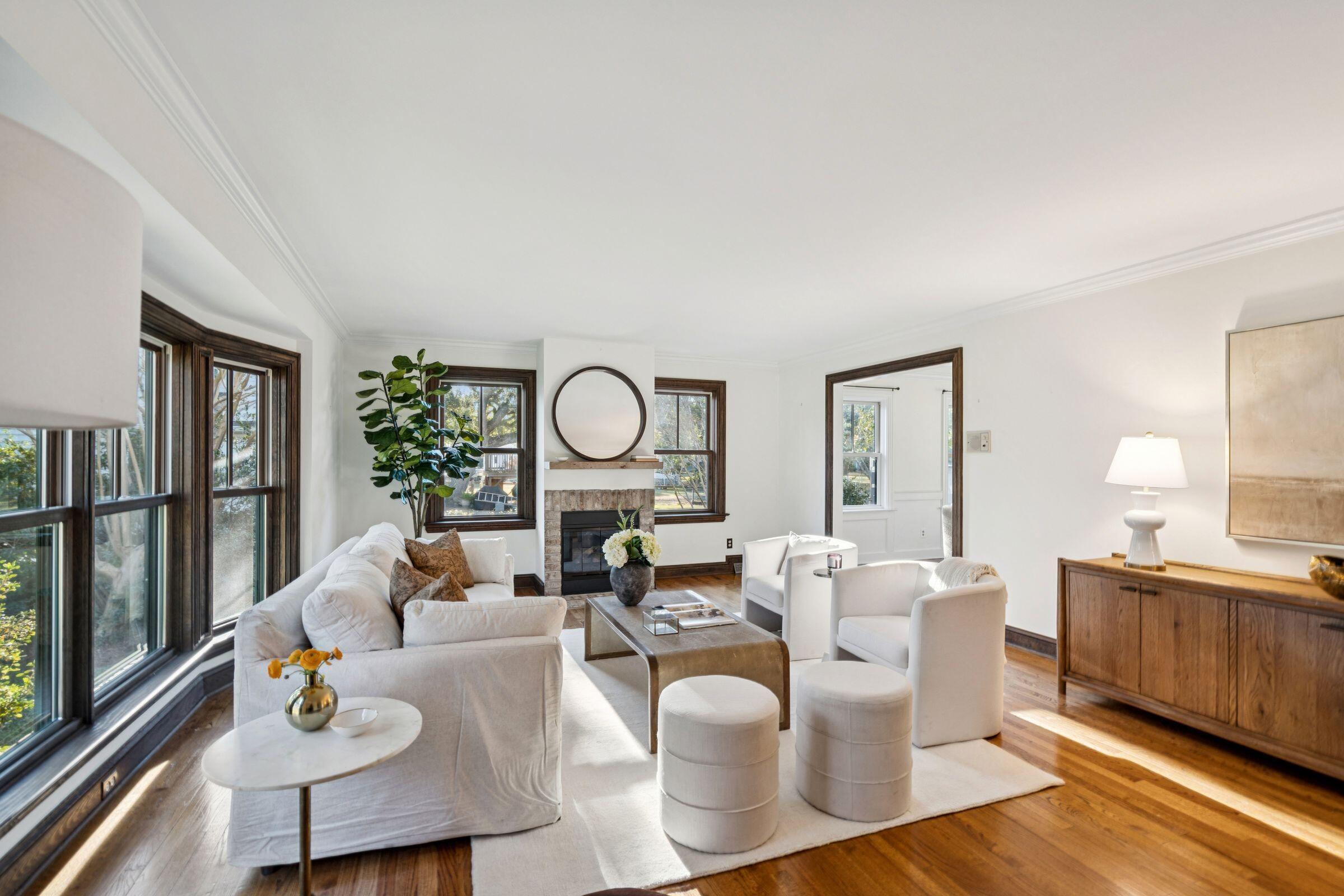 Image 4: 980FortSumterDr-KeenEyeMarketing-014