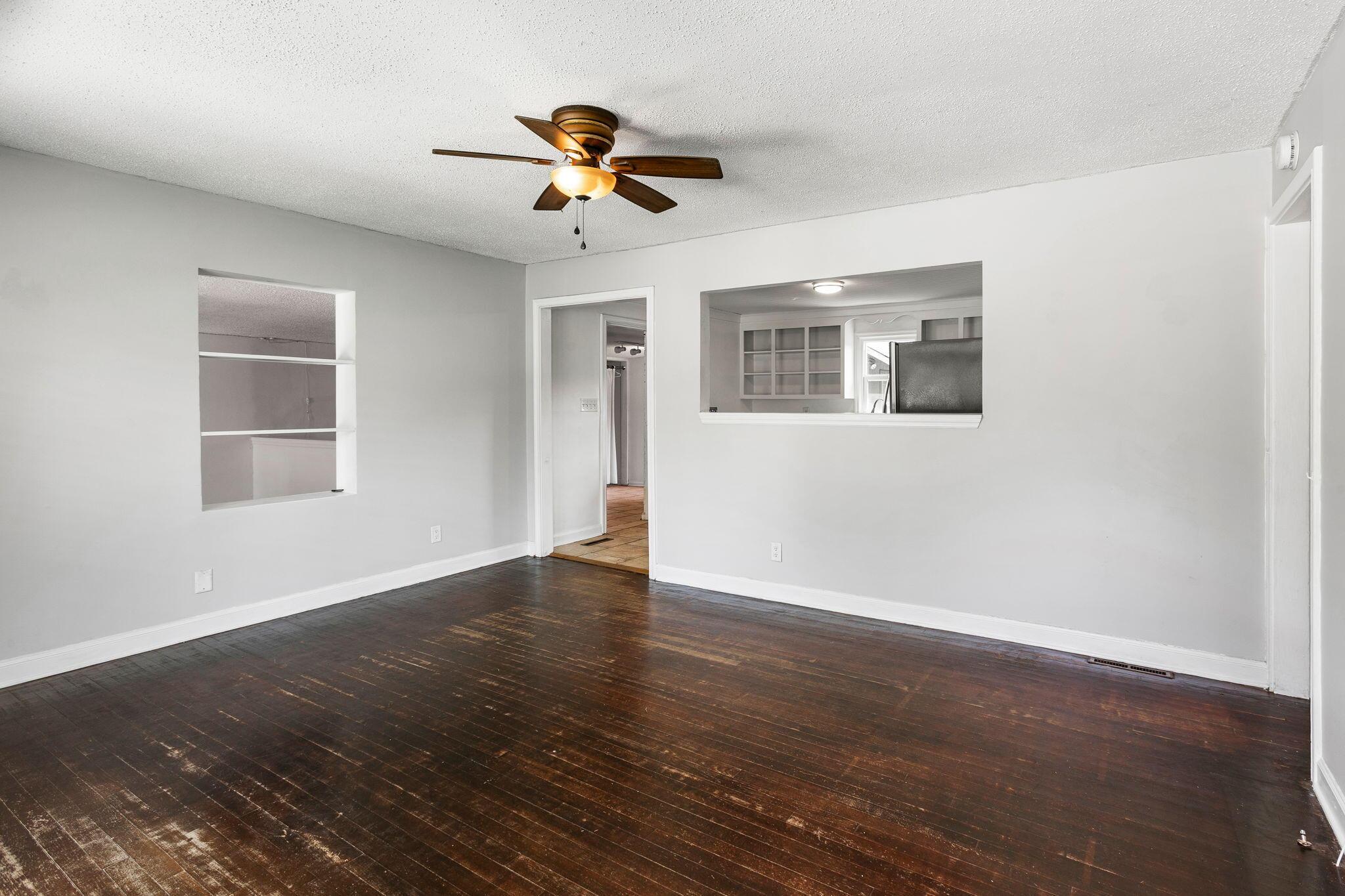 Image 4: 3-web-or-mls-860 Santee St CoastalRE-6