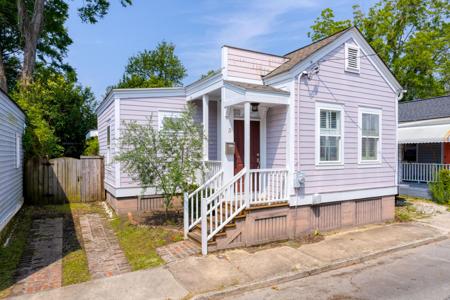 9 Carondolet Street