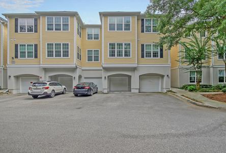60 Fenwick Hall Allee