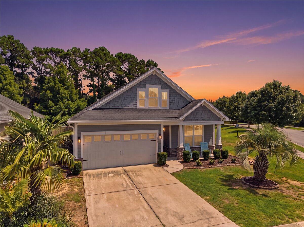 Image 4: Twilight Hero Front Exterior