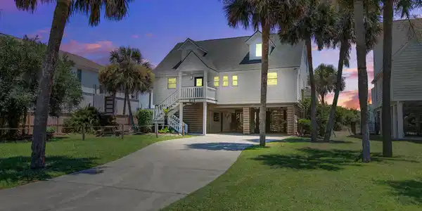 815 W Ashley Avenue, Folly Beach SC 29439