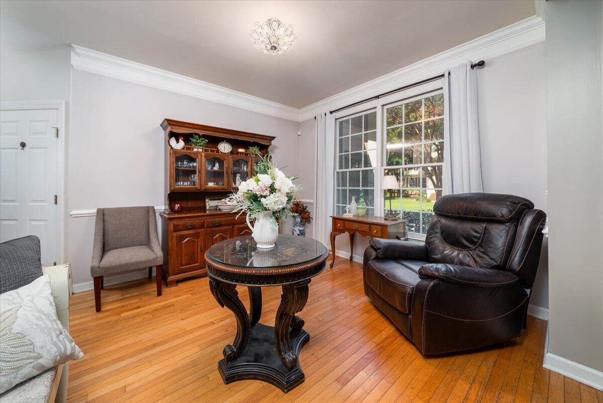 Image 4: Front Dining Room