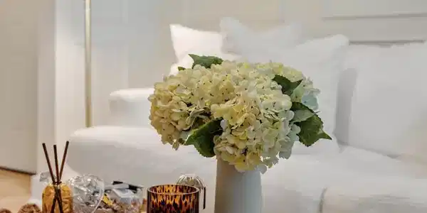 Image 2: Luxury First Floor Condo
