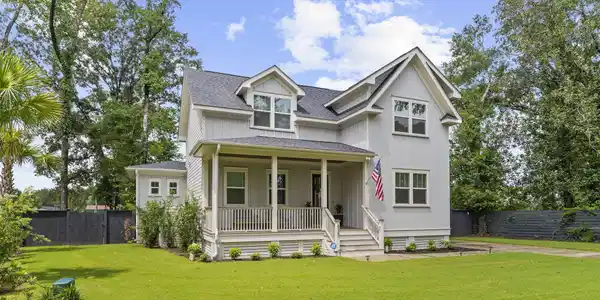 Image 2: 30-web-or-mls-DSC08030