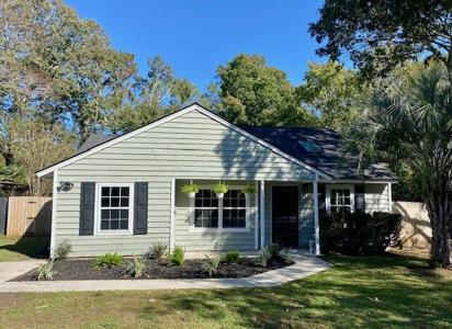 1161 Oakcrest Drive