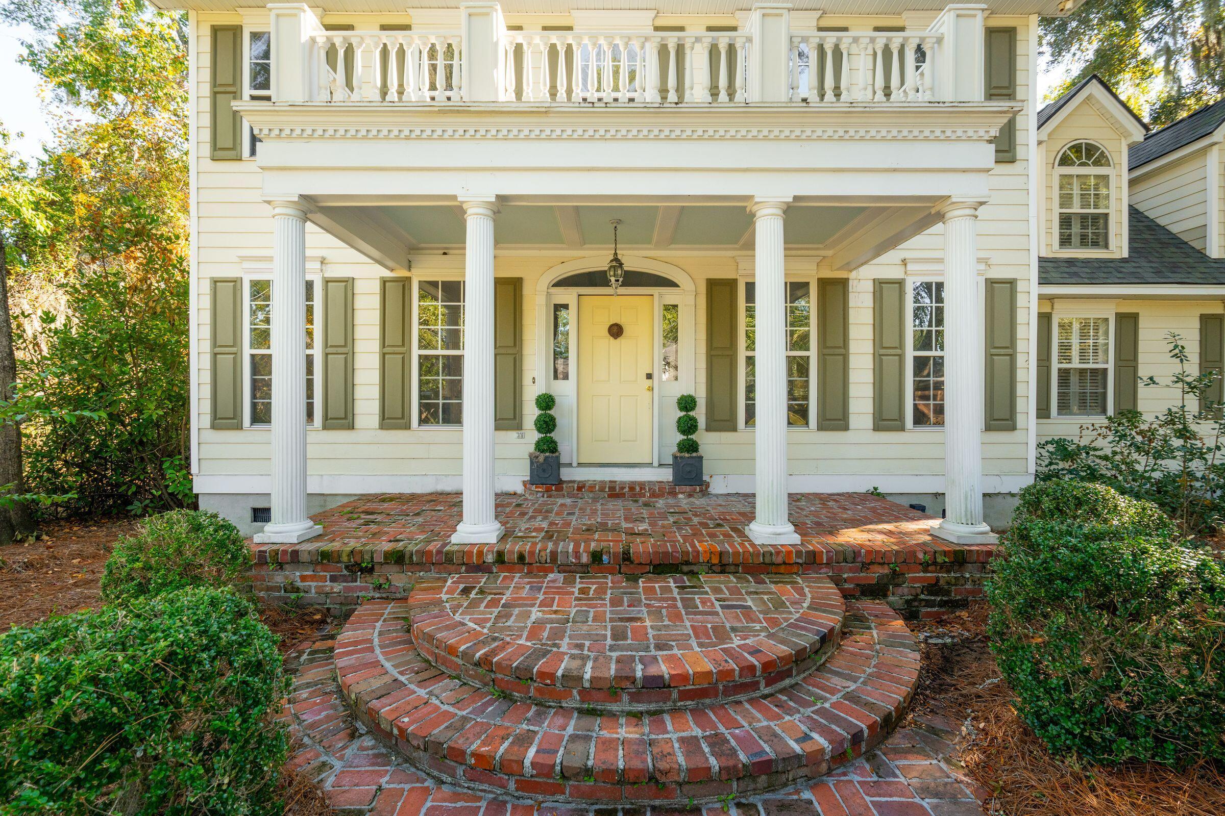 Image 4: 660AyersDr-KeenEyeMarketing-004