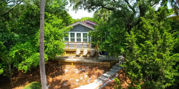 208 E Cooper Avenue